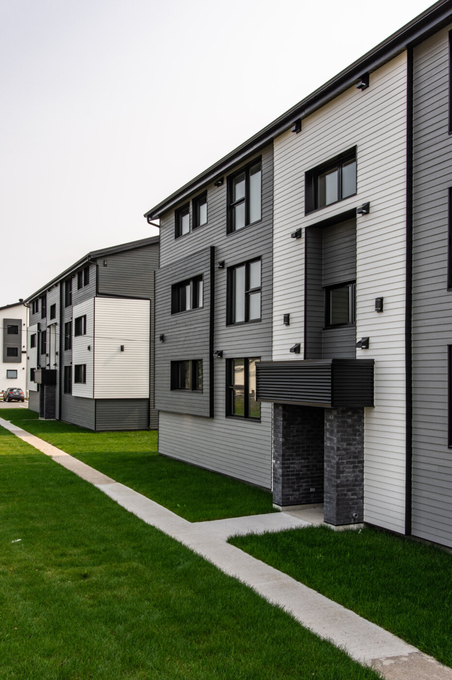 LG4-OMH BROCHU-IMAGE 2